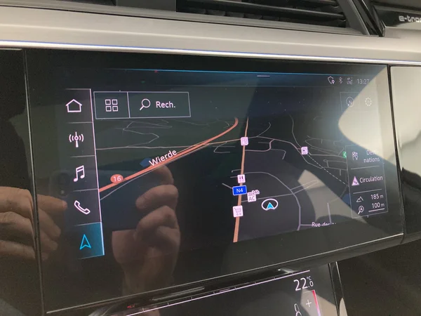 AUDI e-tron (2019) — foto 4 van 31
