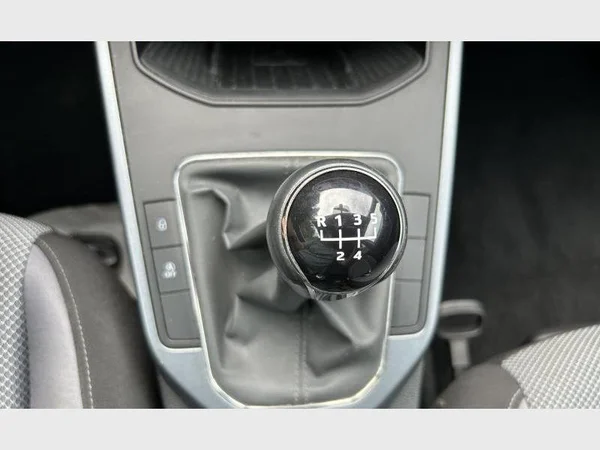 Seat Arona (2018) — foto 9 van 26