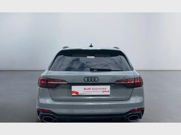 Audi RS4 Avant (2023) — foto 24 van 29