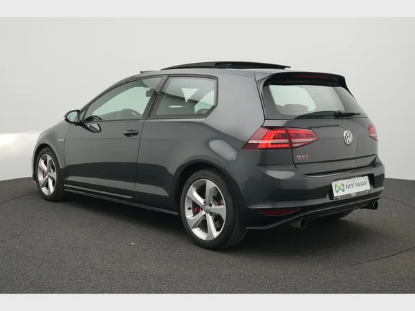 VOLKSWAGEN Golf VII GTI (2014) — foto 16 van 20
