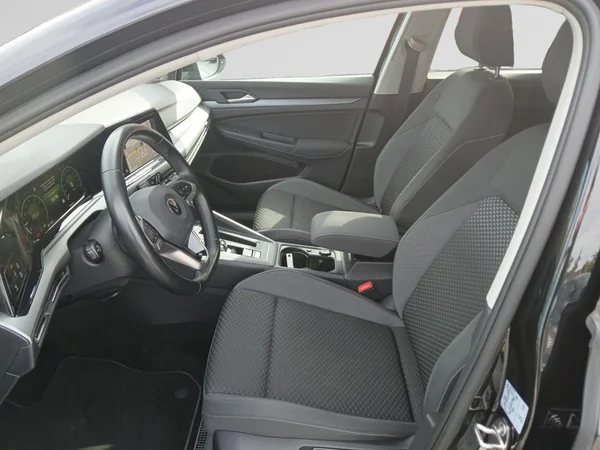 VOLKSWAGEN Golf VIII (2021) — foto 9 van 20