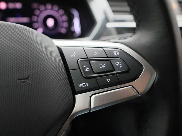 Volkswagen Tiguan (2021) — foto 13 van 41
