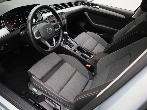 Volkswagen Passat (2024) — foto 8 van 37