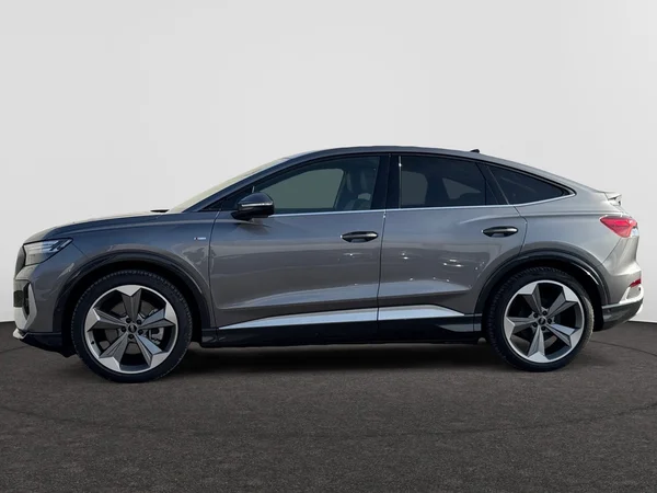 AUDI Q4 Sportback e-tron (2025) — foto 17 van 22
