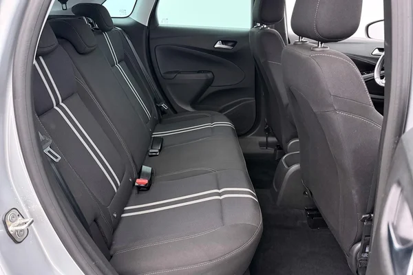 Opel Crossland (2023) — foto 2 van 28