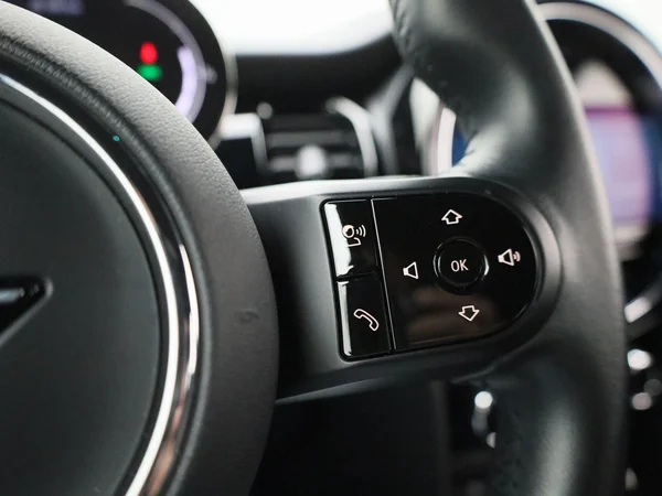 MINI One (2022) — foto 10 van 32