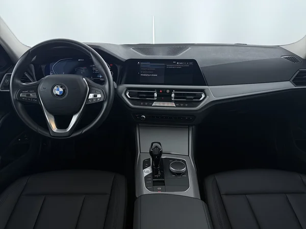 BMW 330 (2021) — foto 32 van 32