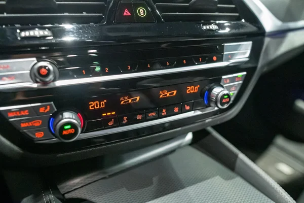 BMW 5 Reeks (2022) — foto 25 van 38