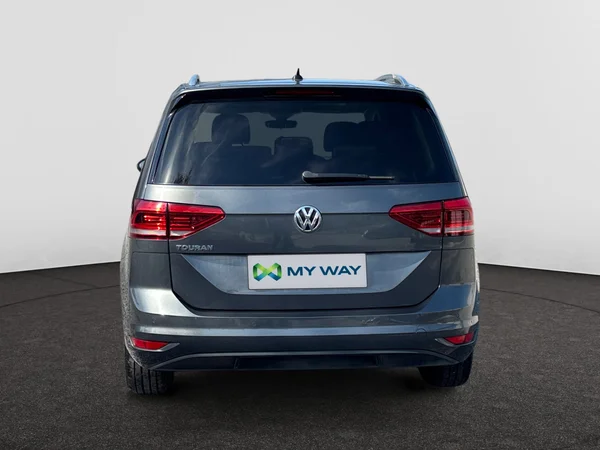 VOLKSWAGEN Touran (2019) — foto 16 van 20