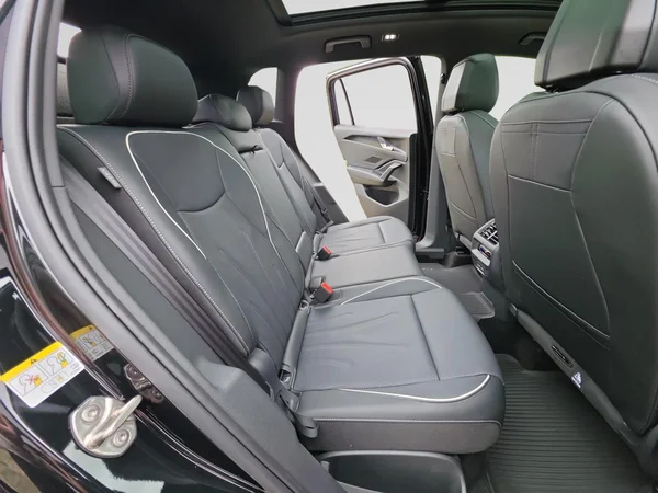 VOLKSWAGEN Tiguan (2026) — foto 11 van 24