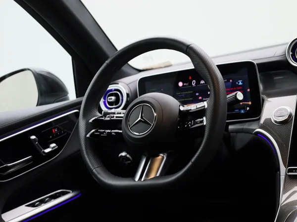 Mercedes-Benz GLC (2025) — foto 39 van 49