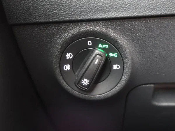 Škoda Karoq (2023) — foto 9 van 29