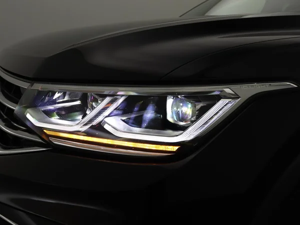 VOLKSWAGEN Tiguan (2021) — foto 7 van 21