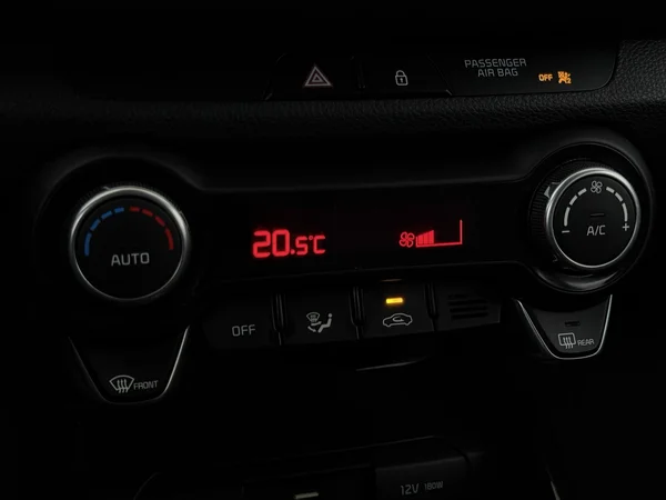 KIA Rio (2021) — foto 18 van 26