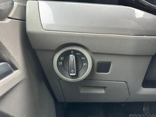 VOLKSWAGEN Transp T6.1 1200 Caravelle Swb (2021) — foto 10 van 20