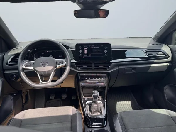 VOLKSWAGEN T-Roc (2023) — foto 6 van 27