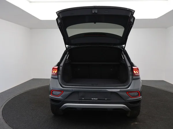 VOLKSWAGEN T-Roc (2024) — foto 7 van 26