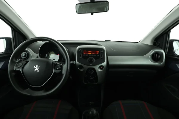 Peugeot 108 (2016) — foto 3 van 16