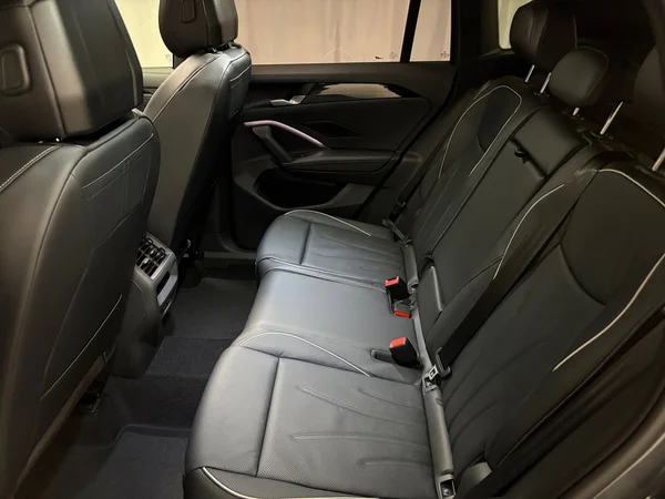 VOLKSWAGEN Tiguan (2025) — foto 6 van 16