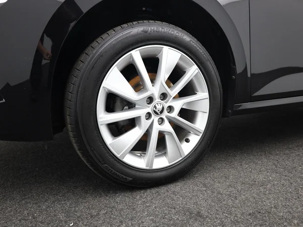 SKODA Kamiq (2022) — foto 4 van 21