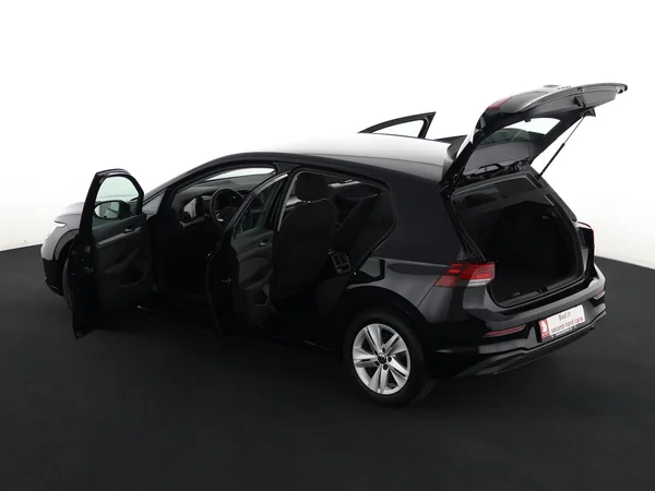 VOLKSWAGEN Golf (2024) — foto 27 van 28