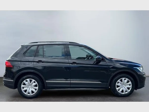 Volkswagen Tiguan (2022) — foto 23 van 30