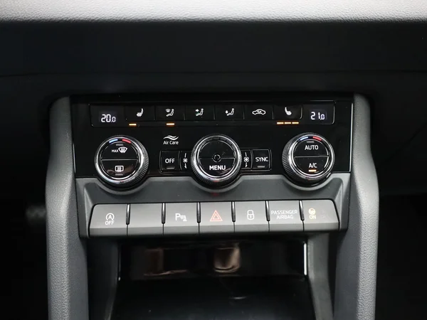 SKODA Karoq (2025) — foto 9 van 21