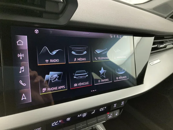 AUDI A3 Sportback PHEV (2022) — foto 8 van 37