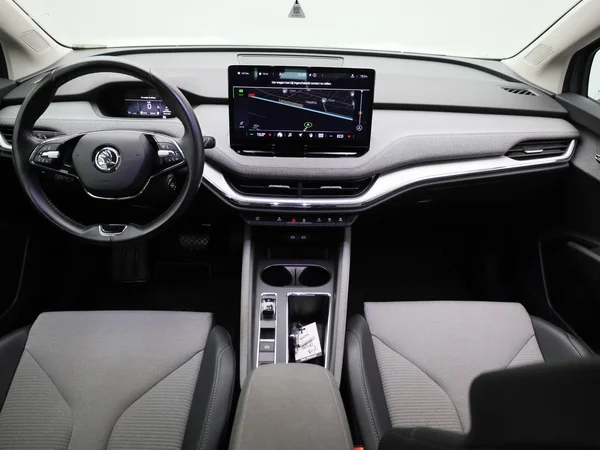 Škoda Enyaq iV (2023) — foto 2 van 37