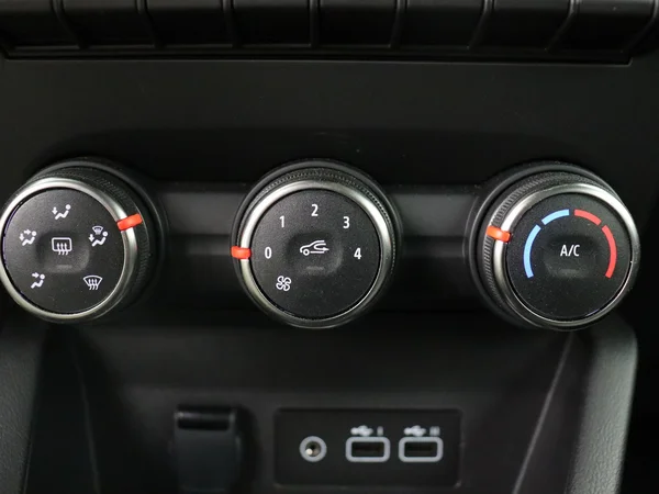 RENAULT Clio (2025) — foto 17 van 27
