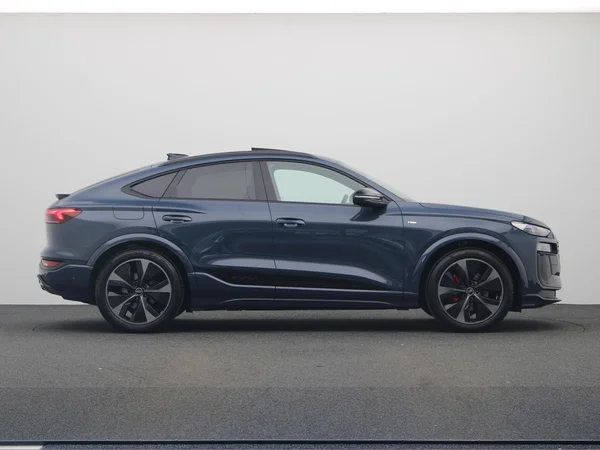 AUDI Q6 Sportback e-tron (2025) — foto 26 van 28