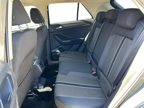 VOLKSWAGEN T-Roc (2018) — foto 7 van 34