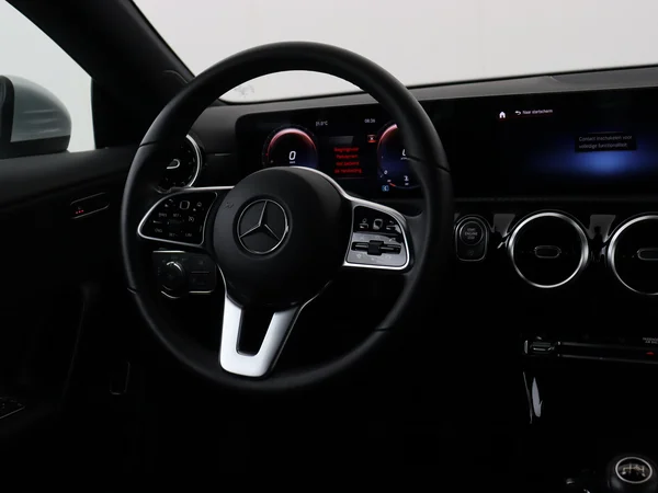 MERCEDES CLA 180 (2020) — foto 13 van 27