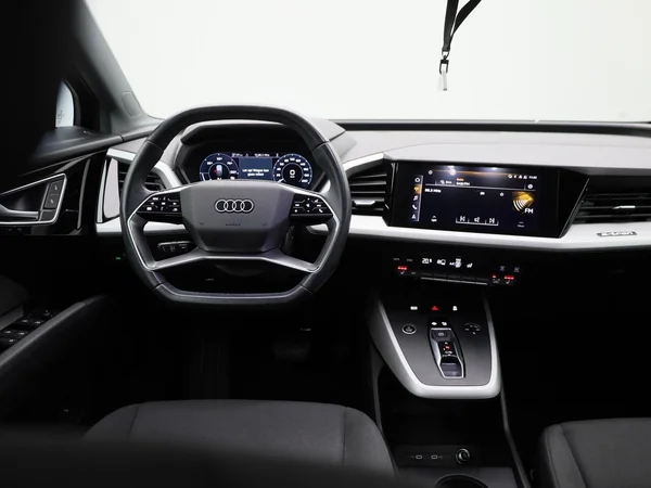 Audi Q4 Sportback e-tron (2023) — foto 2 van 44