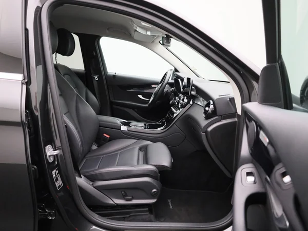 Mercedes-Benz GLC (2021) — foto 30 van 44