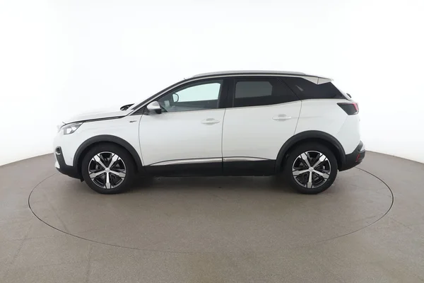 Peugeot 3008 (2018) — foto 9 van 16