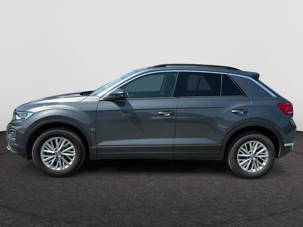 VOLKSWAGEN T-Roc (2018) — foto 12 van 24
