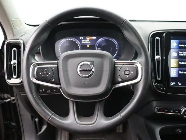 Volvo XC40 (2022) — foto 4 van 24