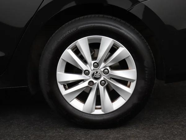 SKODA Octavia Combi (2024) — foto 15 van 19