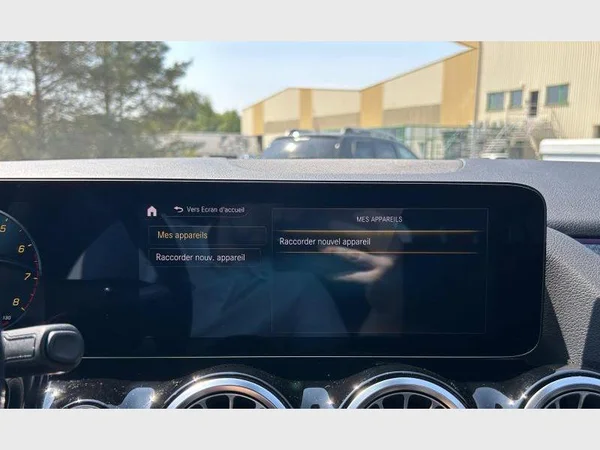 Mercedes-Benz GLA 180 (2022) — foto 7 van 29