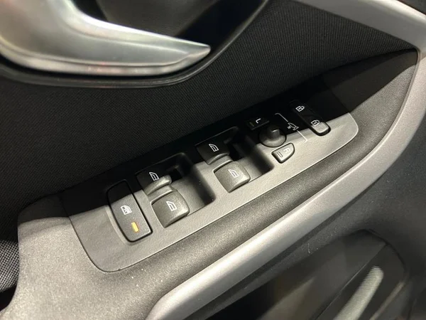 VOLVO V40 (2019) — foto 21 van 31