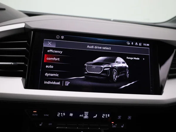 Audi Q4 Sportback e-tron (2023) — foto 28 van 52