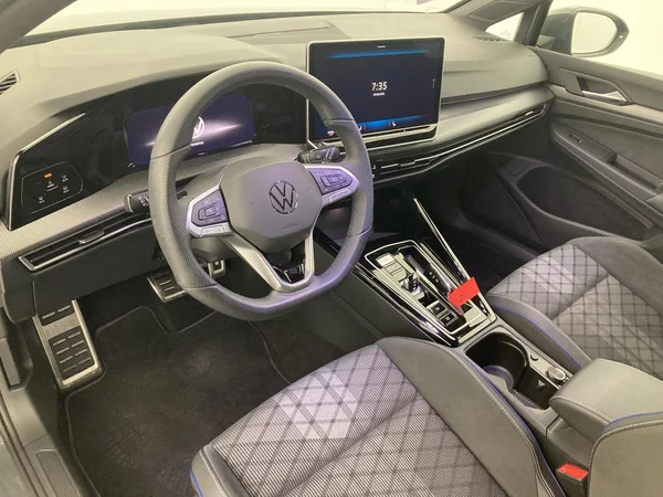 VOLKSWAGEN Golf VIII (2025) — foto 6 van 36