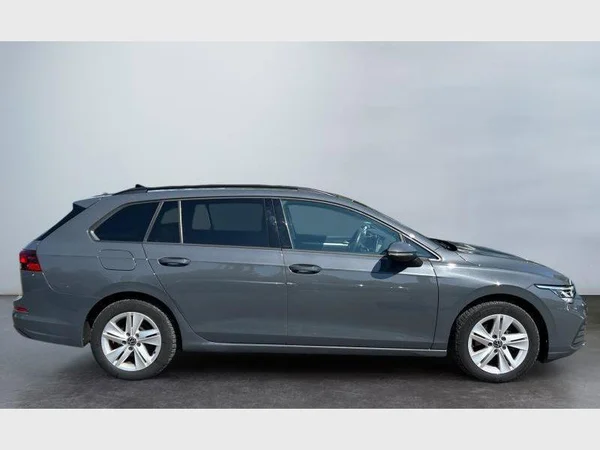 Volkswagen Golf VIII SW (2023) — foto 26 van 29