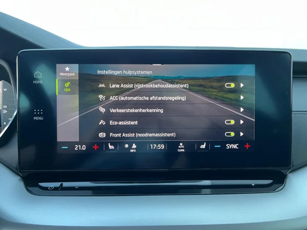 SKODA Octavia (2021) — foto 7 van 21