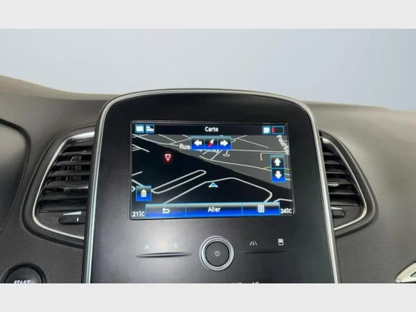 Renault Scénic (2019) — foto 7 van 23