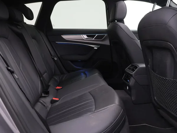 Audi A6 (2019) — foto 16 van 29