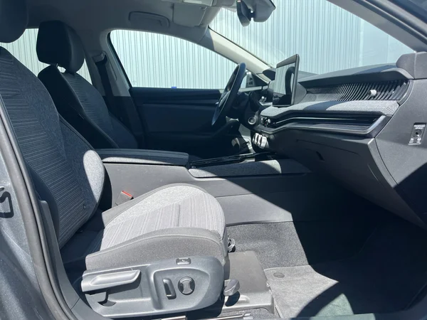 SKODA Superb Combi (2024) — foto 9 van 20