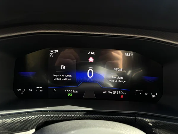 VOLKSWAGEN T-Cross (2025) — foto 15 van 16