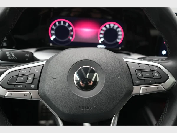 VOLKSWAGEN Golf VIII (2021) — foto 10 van 28